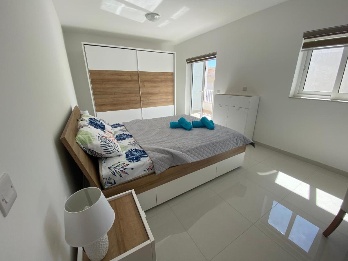 Sunshine Apartments Mellieha - Modern Two Bedroom Penthouse With Terrace Екстериор снимка