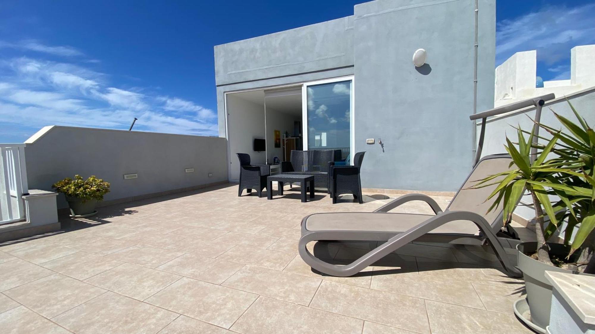 Sunshine Apartments Mellieha - Modern Two Bedroom Penthouse With Terrace Екстериор снимка
