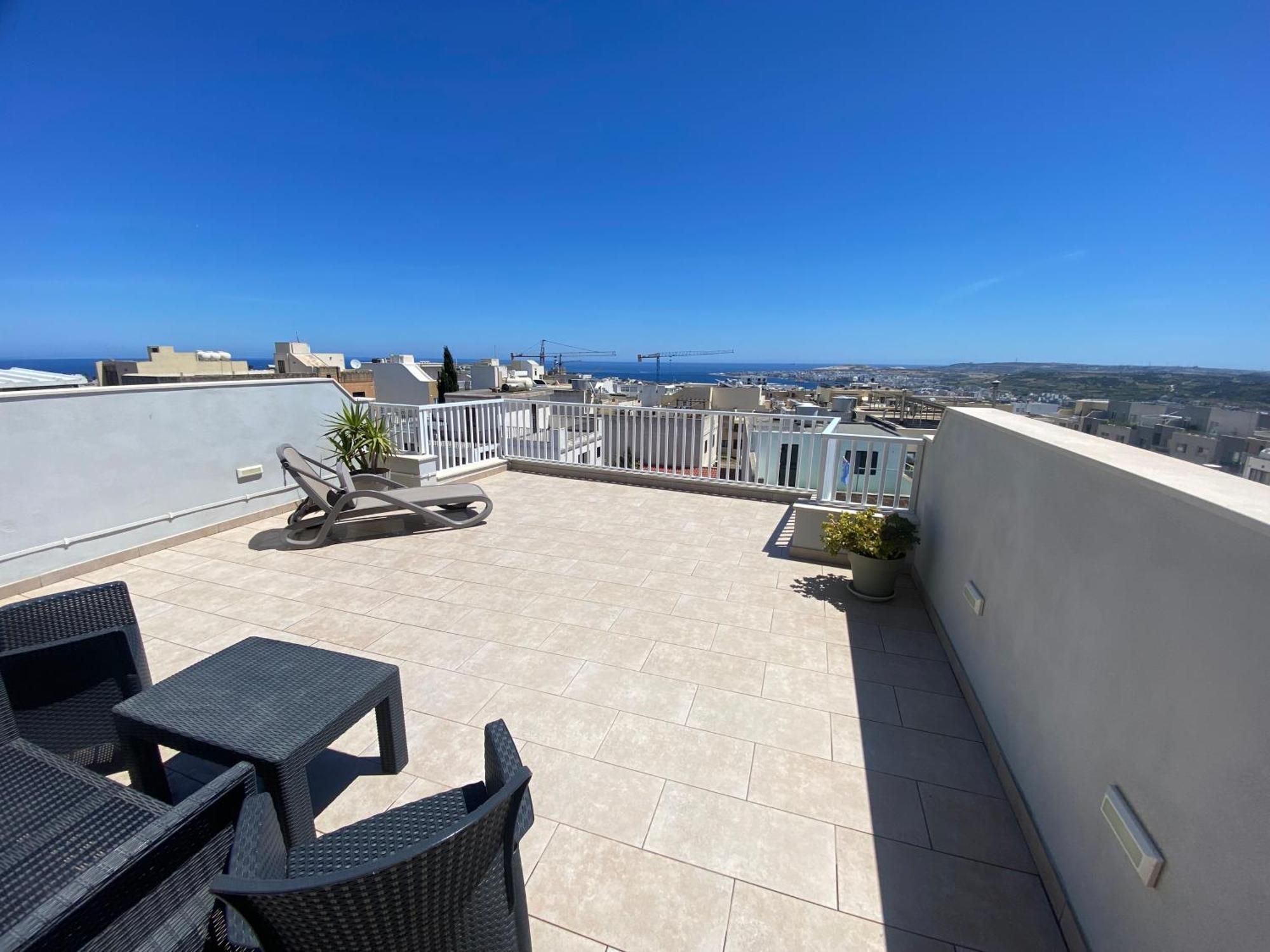 Sunshine Apartments Mellieha - Modern Two Bedroom Penthouse With Terrace Екстериор снимка