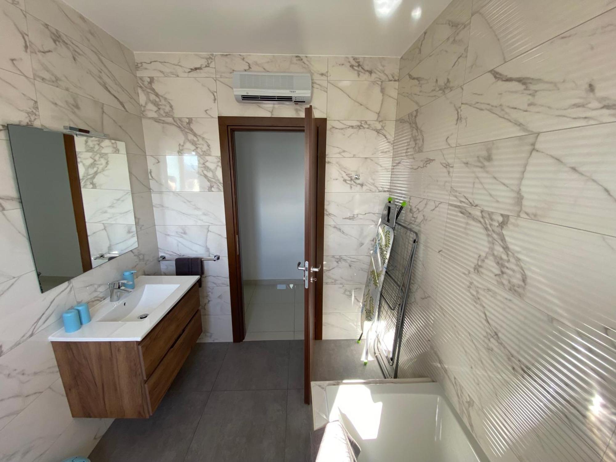 Sunshine Apartments Mellieha - Modern Two Bedroom Penthouse With Terrace Екстериор снимка